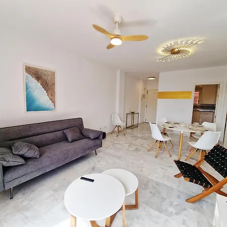 Reserva Rooftop Retreat 2br Penthouse With Private Rooftop, 2 Pools, Parking & Ac