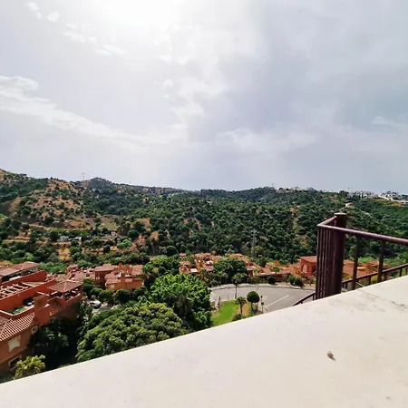 Reserva Rooftop Retreat 2br Penthouse With Private Rooftop, 2 Pools, Parking & Ac *
