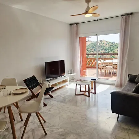 Appartement Reserva Rooftop Retreat 2br Penthouse With Private Rooftop, 2 Pools, Parking & Ac *