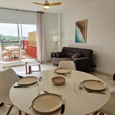 Reserva Rooftop Retreat 2br Penthouse With Private Rooftop, 2 Pools, Parking & Ac *