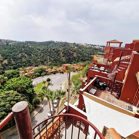 Reserva Rooftop Retreat 2br Penthouse With Private Rooftop, 2 Pools, Parking & Ac * Marbellac