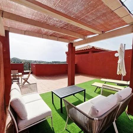 Reserva Rooftop Retreat 2br Penthouse With Private Rooftop, 2 Pools, Parking & Ac Appartement Marbellac