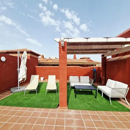 Appartement Reserva Rooftop Retreat 2br Penthouse With Private Rooftop, 2 Pools, Parking & Ac