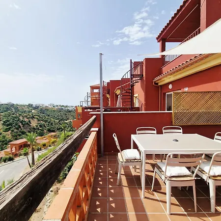 Reserva Rooftop Retreat 2br Penthouse With Private Rooftop, 2 Pools, Parking & Ac Appartement Marbellac