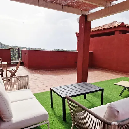 Reserva Rooftop Retreat 2br Penthouse With Private Rooftop, 2 Pools, Parking & Ac Marbellac