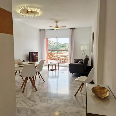 Appartement Reserva Rooftop Retreat 2br Penthouse With Private Rooftop, 2 Pools, Parking & Ac *
