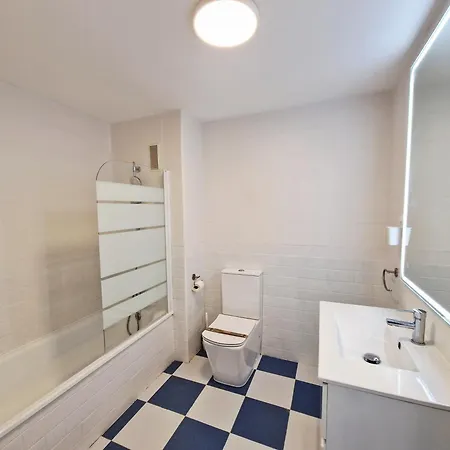 Reserva Rooftop Retreat 2br Penthouse With Private Rooftop, 2 Pools, Parking & Ac *