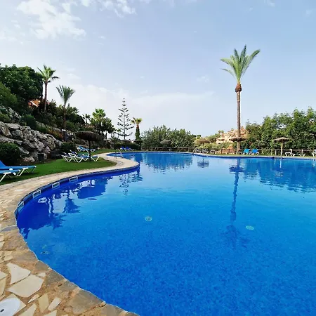 Appartement Reserva Rooftop Retreat 2br Penthouse With Private Rooftop, 2 Pools, Parking & Ac *