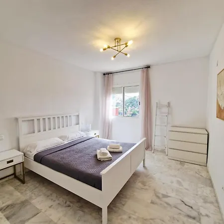 Reserva Rooftop Retreat 2br Penthouse With Private Rooftop, 2 Pools, Parking & Ac Appartement