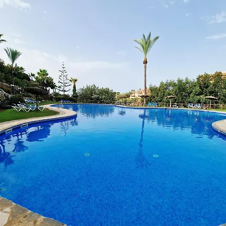 Reserva Rooftop Retreat 2br Penthouse With Private Rooftop, 2 Pools, Parking & Ac Appartement *