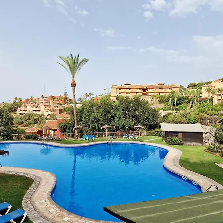 Reserva Rooftop Retreat 2br Penthouse With Private Rooftop, 2 Pools, Parking & Ac Appartement