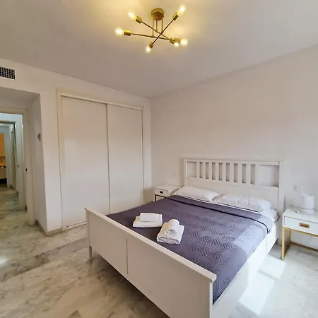 Reserva Rooftop Retreat 2br Penthouse With Private Rooftop, 2 Pools, Parking & Ac
