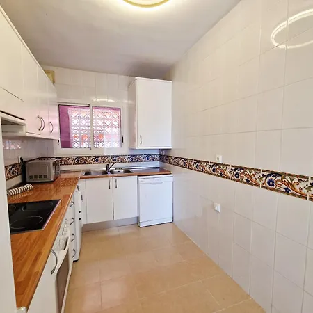 Reserva Rooftop Retreat 2br Penthouse With Private Rooftop, 2 Pools, Parking & Ac *