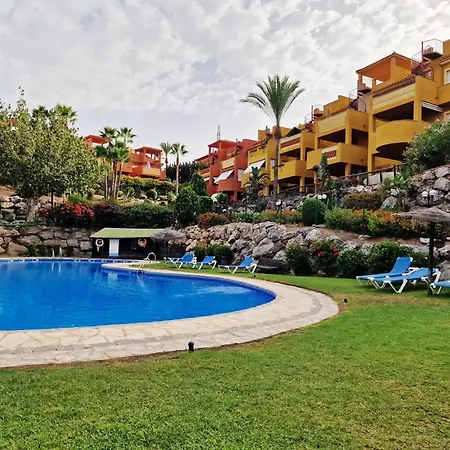 Reserva Rooftop Retreat 2br Penthouse With Private Rooftop, 2 Pools, Parking & Ac Appartement