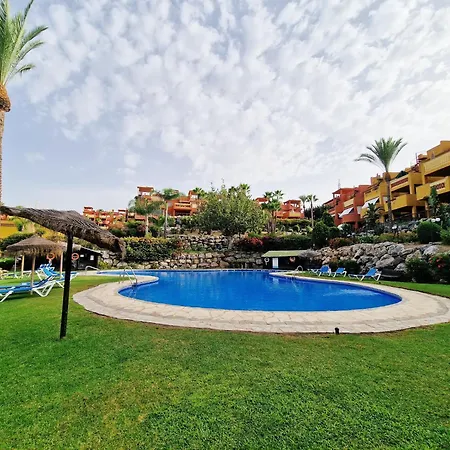 Reserva Rooftop Retreat 2br Penthouse With Private Rooftop, 2 Pools, Parking & Ac *