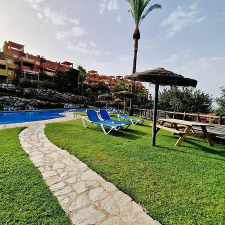 Reserva Rooftop Retreat 2br Penthouse With Private Rooftop, 2 Pools, Parking & Ac