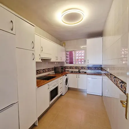 Reserva Rooftop Retreat 2br Penthouse With Private Rooftop, 2 Pools, Parking & Ac