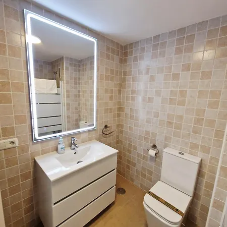 Appartement Reserva Rooftop Retreat 2br Penthouse With Private Rooftop, 2 Pools, Parking & Ac Marbellac